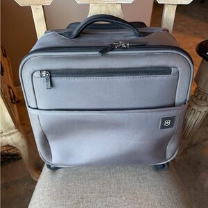 Victorinox Charcoal Men's carry on Travel Bag with wheels and handle